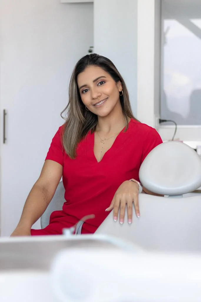 Dra. Dayana Contreras - Odontóloga Estética Y General dra dayana contreras - Odontologa estetica