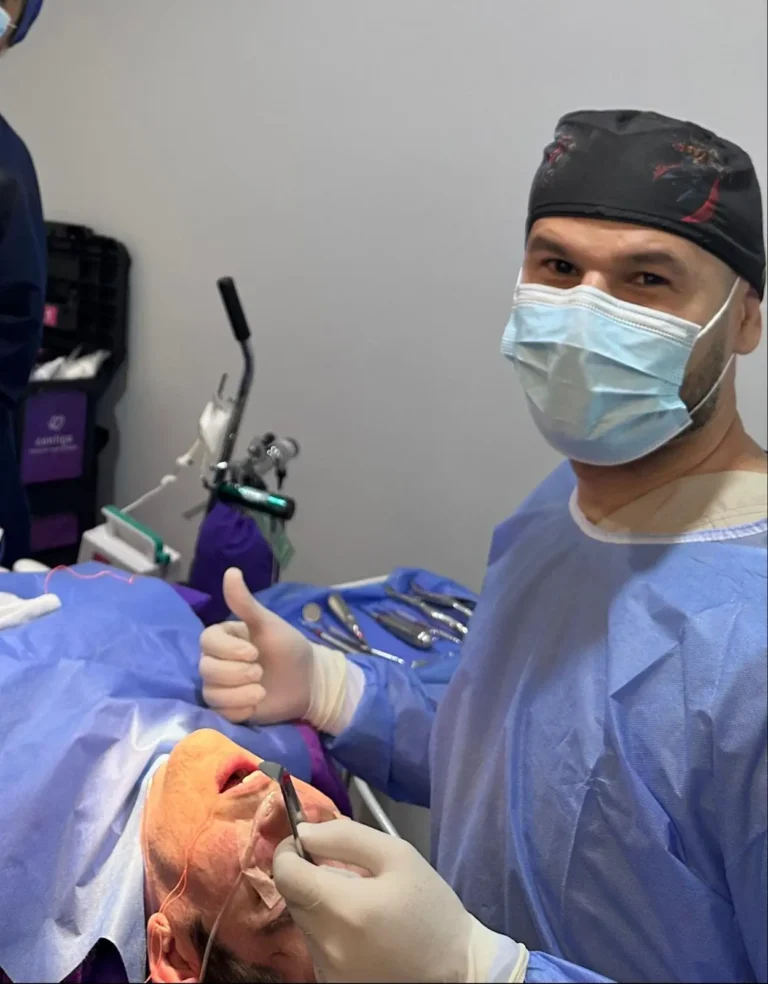 Dr. Sebastián Otálvaro - Periodoncista periodoncista en medellin